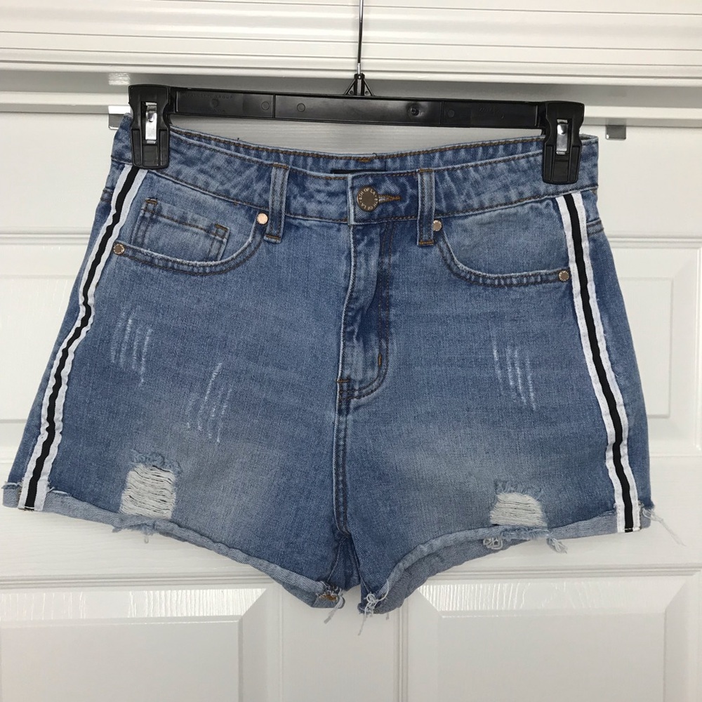 8th of LA | Striped Ribbon Embellish Jean Short